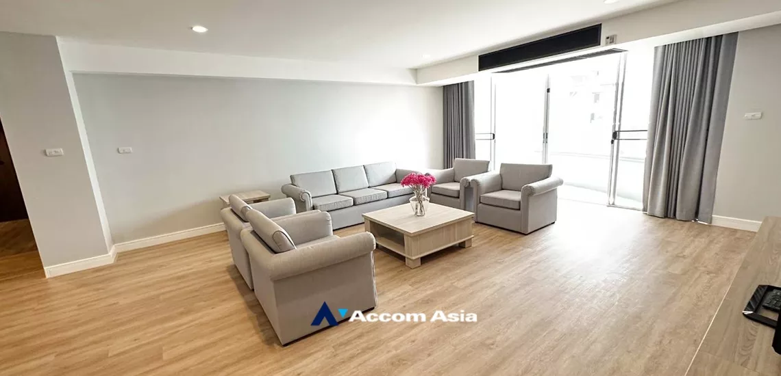  4 Bedrooms  Apartment For Rent in Sukhumvit, Bangkok  near BTS Asok - MRT Sukhumvit (AA34610)