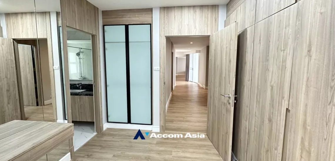 8  4 br Apartment For Rent in Sukhumvit ,Bangkok BTS Asok - MRT Sukhumvit at Newly renovated modern style living place AA34610