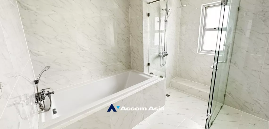 10  4 br Apartment For Rent in Sukhumvit ,Bangkok BTS Asok - MRT Sukhumvit at Newly renovated modern style living place AA34610