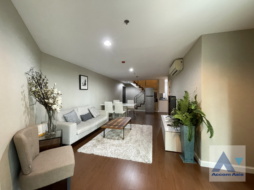 Duplex Condo |  3 Bedrooms  Condominium For Rent & Sale in Ratchadapisek, Bangkok  near MRT Rama 9 (AA34616)
