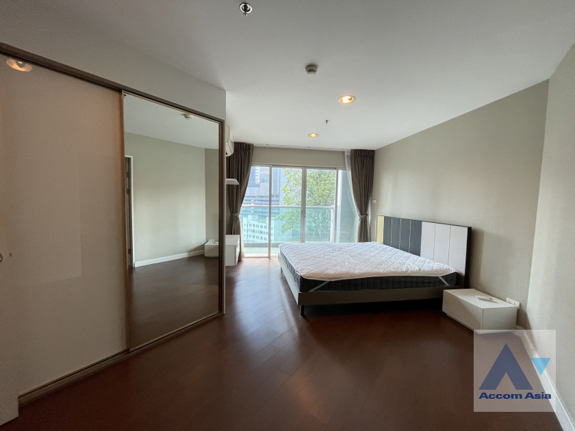 Big Balcony, Duplex Condo |  5 Bedrooms  Condominium For Rent & Sale in Ratchadapisek, Bangkok  near MRT Rama 9 (AA34625)