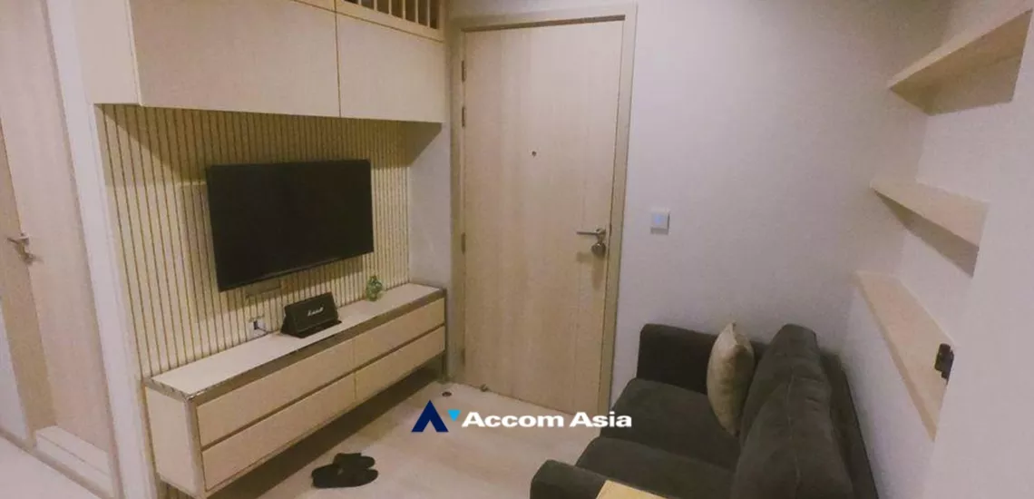 Life One Wireless Condominium  1 Bedroom for Sale BTS Ploenchit in Ploenchit Bangkok