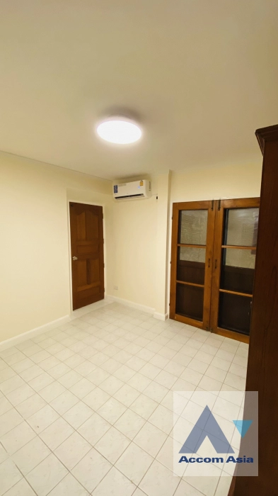 11  6 br House for rent and sale in Pattanakarn ,Bangkok BTS On Nut at Panya Pattanakarn Village AA34647