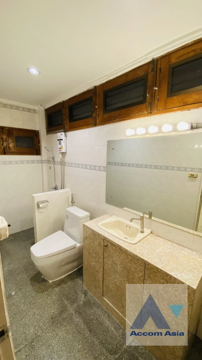 23  6 br House for rent and sale in Pattanakarn ,Bangkok BTS On Nut at Panya Pattanakarn Village AA34647