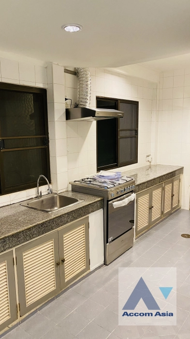 8  6 br House for rent and sale in Pattanakarn ,Bangkok BTS On Nut at Panya Pattanakarn Village AA34647