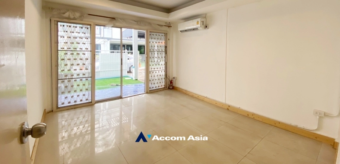 1  6 br Townhouse for rent and sale in sukhumvit ,Bangkok BTS Phrom Phong AA34648