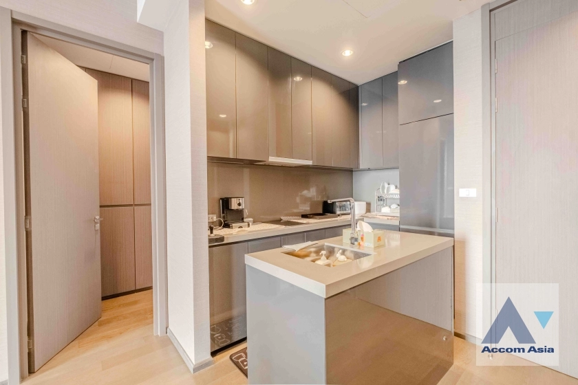  3 Bedrooms  Condominium For Rent & Sale in Silom, Bangkok  near BTS Surasak (AA34650)
