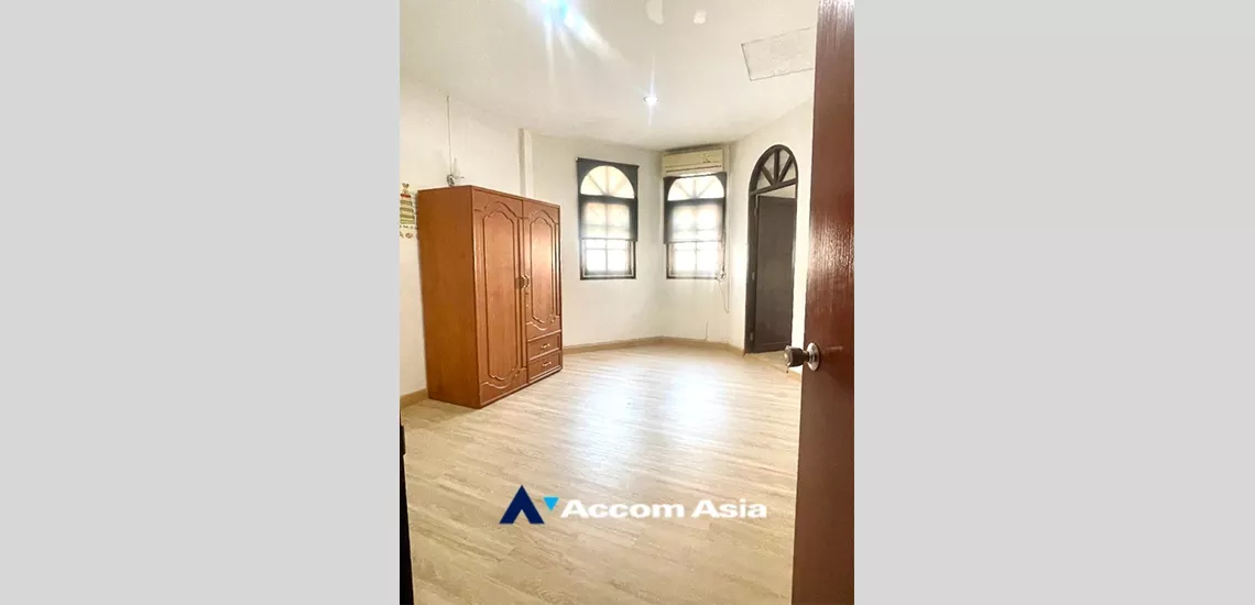 7  4 br Townhouse For Sale in sathorn ,Bangkok BTS Chong Nonsi AA34665