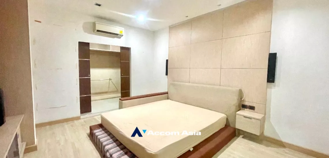 5  4 br Townhouse For Sale in sathorn ,Bangkok BTS Chong Nonsi AA34665