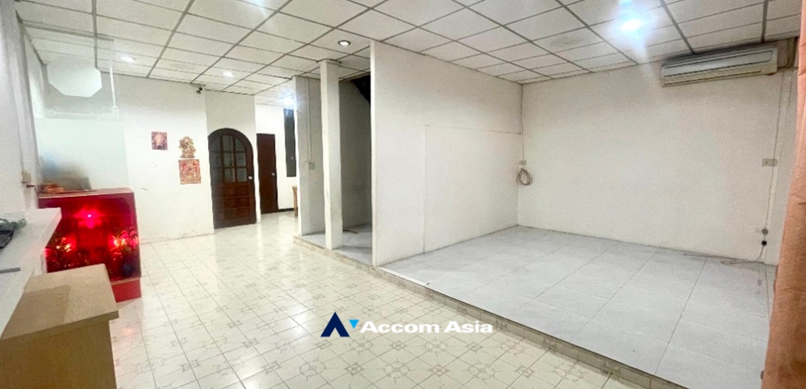  1  4 br House For Sale in Sathorn ,Bangkok BTS Chong Nonsi at Moo Baan Chalathon AA34665