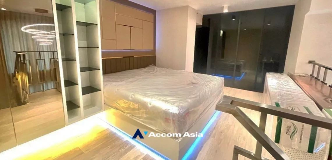 6  1 br Condominium For Sale in Silom ,Bangkok BTS Surasak at The Lofts Silom AA34666