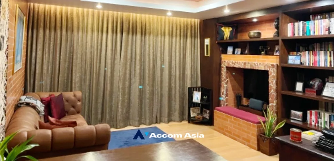 Noble Reflex Condominium  1 Bedroom for Sale BTS Ari in Phaholyothin Bangkok