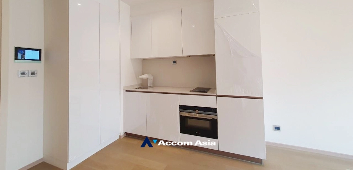 unit 3 Bedrooms  Condominium For Sale in Sukhumvit, Bangkok  near BTS Thong Lo (AA34684)
