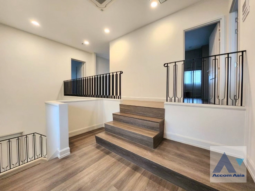 10  4 br House for rent and sale in Latkrabang ,Bangkok ARL Ban Thap Chang at Nantawan Rama 9 New Krungthepkreetha AA34685