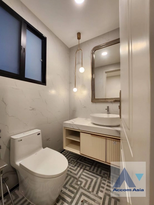 21  4 br House for rent and sale in Latkrabang ,Bangkok ARL Ban Thap Chang at Nantawan Rama 9 New Krungthepkreetha AA34685