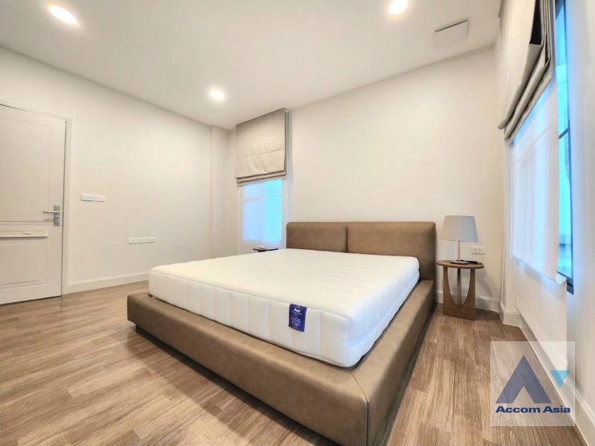 17  4 br House for rent and sale in Latkrabang ,Bangkok ARL Ban Thap Chang at Nantawan Rama 9 New Krungthepkreetha AA34685