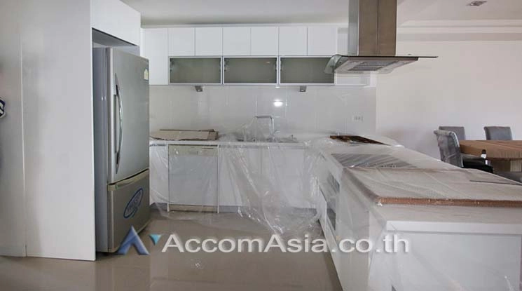 unitPet friendly |  3 Bedrooms  Condominium For Rent in Ploenchit, Bangkok  near BTS Ploenchit - MRT Lumphini (24890)