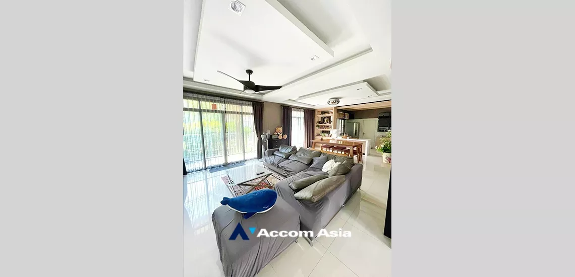  4 Bedrooms  House For Rent & Sale in Pattanakarn, Bangkok  (AA34706)