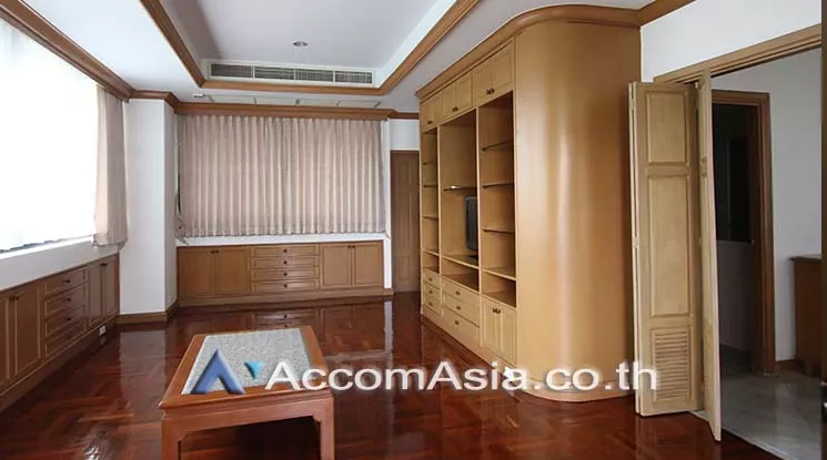 unit 3 Bedrooms  Condominium For Rent in Sukhumvit, Bangkok  near BTS Phrom Phong (24894)