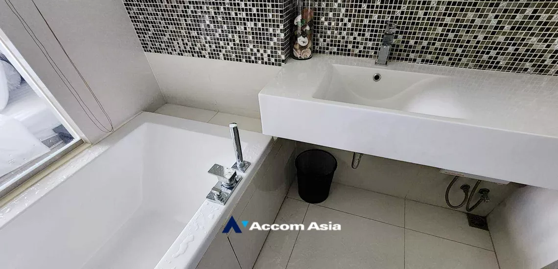 9  1 br Condominium For Rent in Sukhumvit ,Bangkok BTS Phra khanong at Rhythm Sukhumvit 44/1   AA34733
