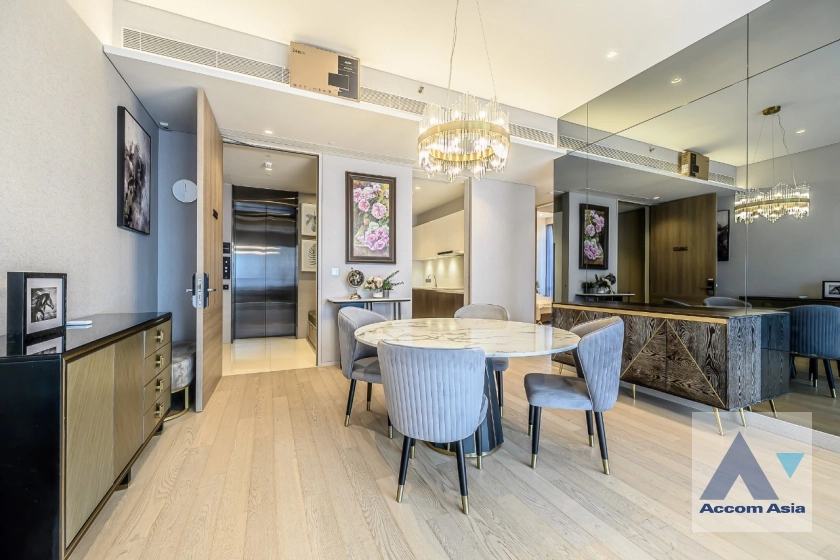 unitLuxury condo with a spacious balcony & unobstructed city views. ( AA34749 )