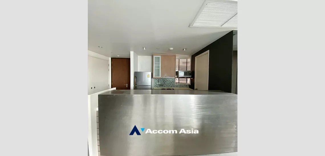 Corner Unit |  2 Bedrooms  Condominium For Sale in Phaholyothin, Bangkok  near BTS Chitlom (AA34760)