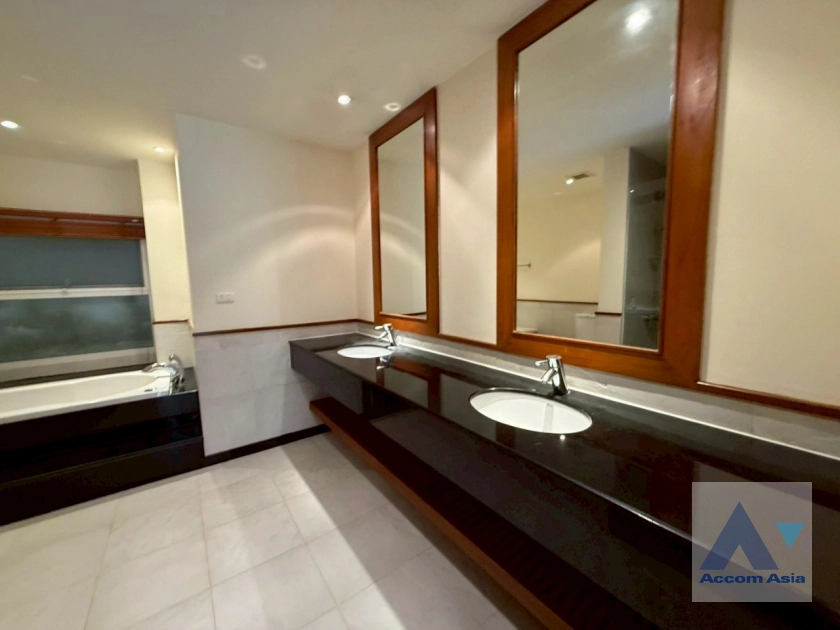 17  3 br Apartment For Rent in Sathorn ,Bangkok BTS Chong Nonsi at Quality Of Living AA34770