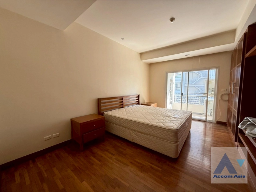 12  3 br Apartment For Rent in Sathorn ,Bangkok BTS Chong Nonsi at Quality Of Living AA34770