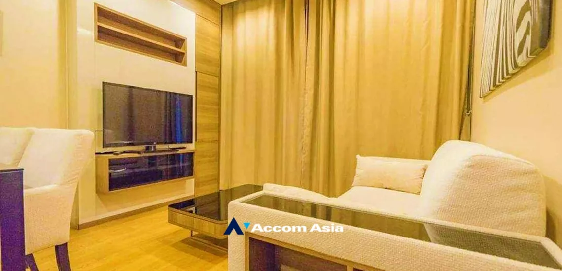  2 Bedrooms  Condominium For Rent in Silom, Bangkok  near BTS Chong Nonsi (AA34782)