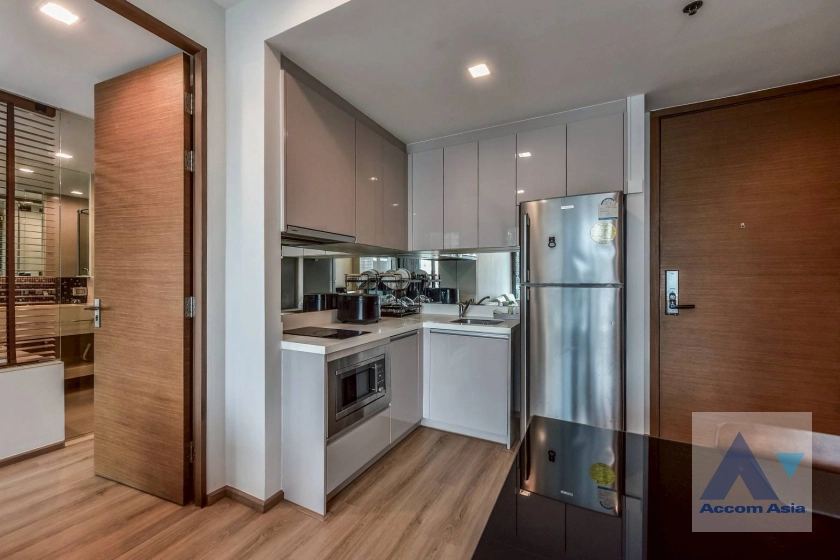 unit 2 Bedrooms  Condominium For Rent & Sale in Silom, Bangkok  near BTS Chong Nonsi (AA34782)