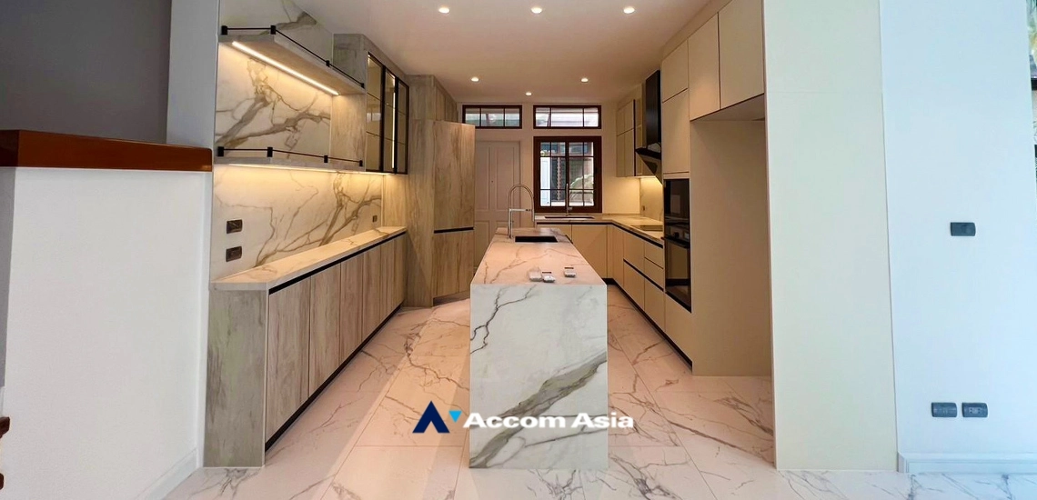 15  4 br House for rent and sale in Sukhumvit ,Bangkok BTS Phra khanong at Baan Sansiri Sukhumvit 67 AA34790