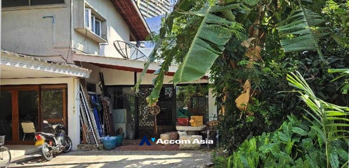  1  Land For Sale in Sukhumvit ,Bangkok BTS Asok AA34793