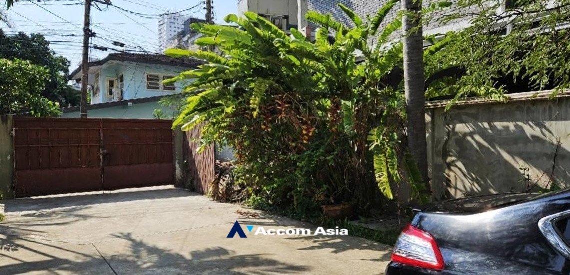 4  Land For Sale in Sukhumvit ,Bangkok BTS Asok AA34793