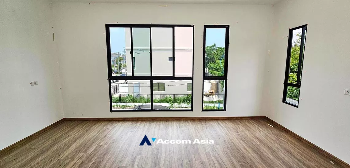 unit 4 Bedrooms  House For Rent in Lat Phrao, Bangkok  near ARL Hua Mak (AA34798)