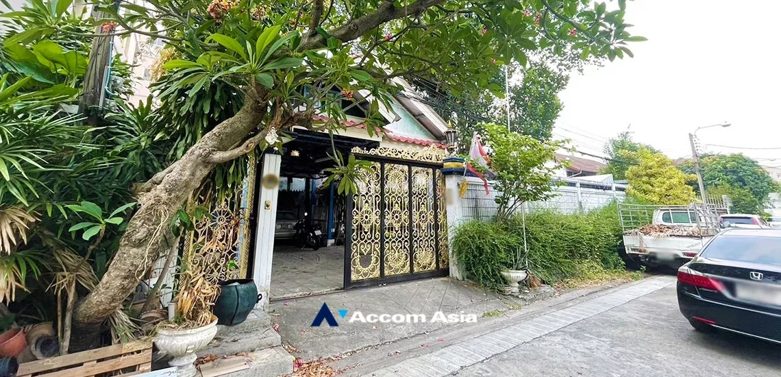  1  House For Sale in sukhumvit ,Bangkok BTS Phra khanong AA34803