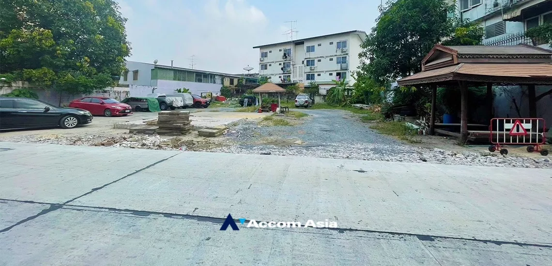  2  Land For Sale in Sukhumvit ,Bangkok BTS Phra khanong AA34804
