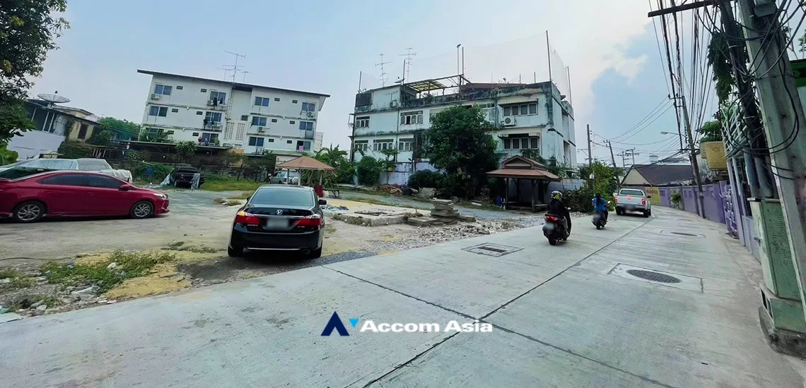  1  Land For Sale in Sukhumvit ,Bangkok BTS Phra khanong AA34804
