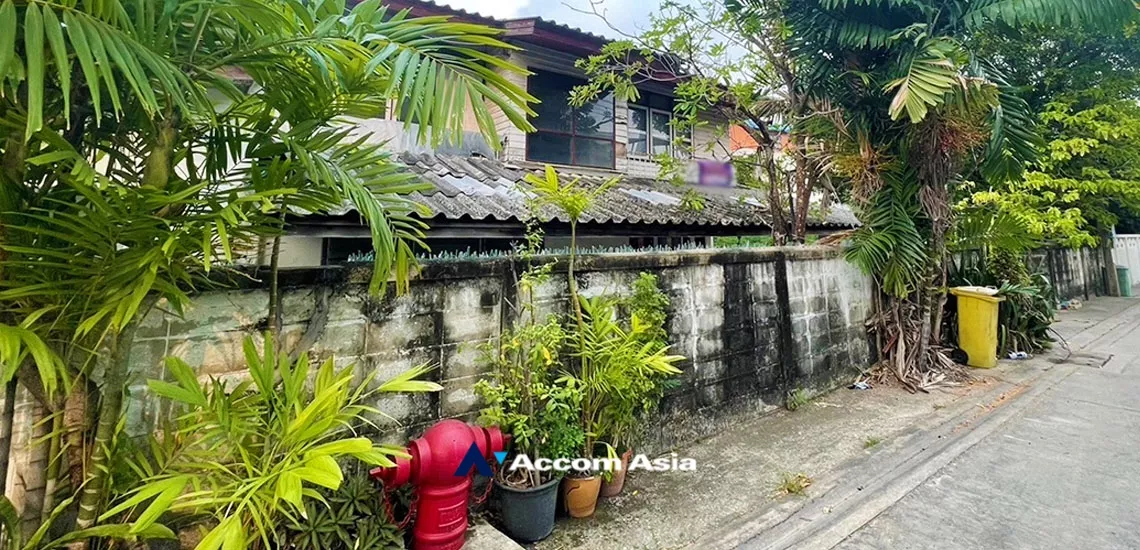  Land For Sale in Sukhumvit, Bangkok  near BTS On Nut (AA34806)