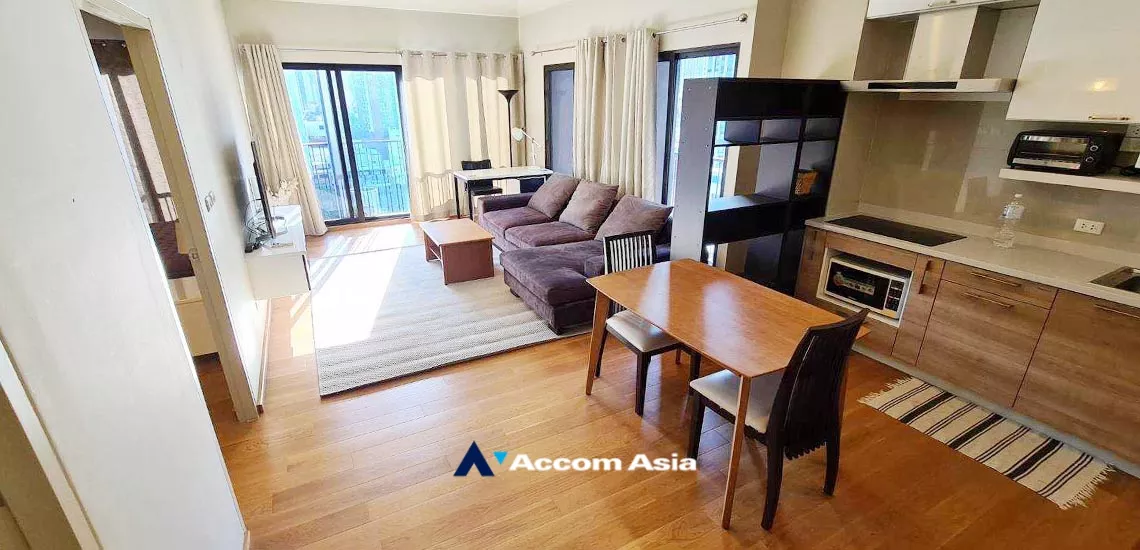  2 Bedrooms  Condominium For Sale in Sukhumvit, Bangkok  near BTS Ekkamai (AA34827)