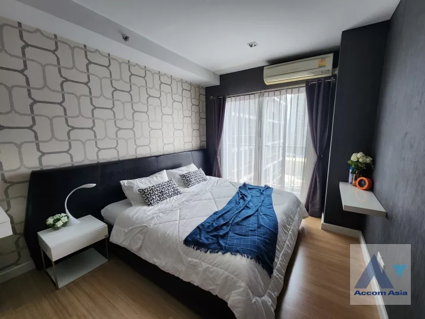 unit 1 Bedroom  Condominium For Sale in Sathorn, Bangkok  near BTS Chong Nonsi (AA34846)