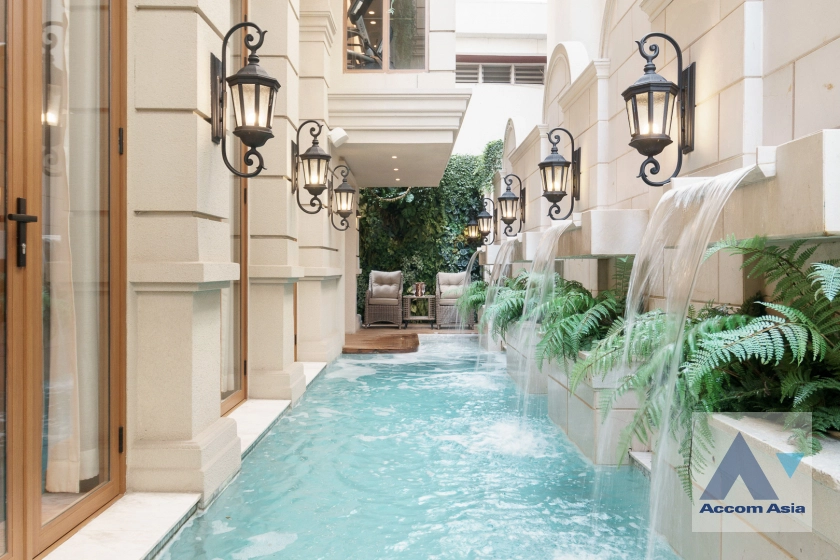 unitPrivate Swimming Pool |  4 Bedrooms  House For Sale in Sukhumvit, Bangkok  near BTS Ekkamai (AA34856)