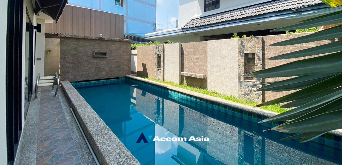 unitPrivate Swimming Pool |  Balinese Pool Villa with Thai Roof and Outdoor Terrace (AA34859)