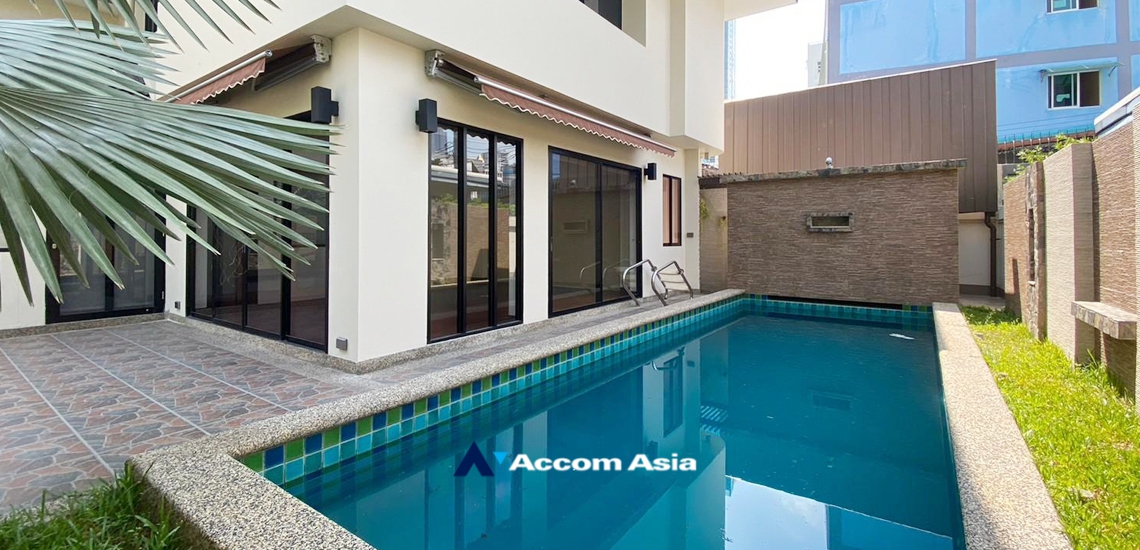 Private Swimming Pool |  5 Bedrooms  House For Rent in Sukhumvit, Bangkok  near BTS Thong Lo (AA34859)
