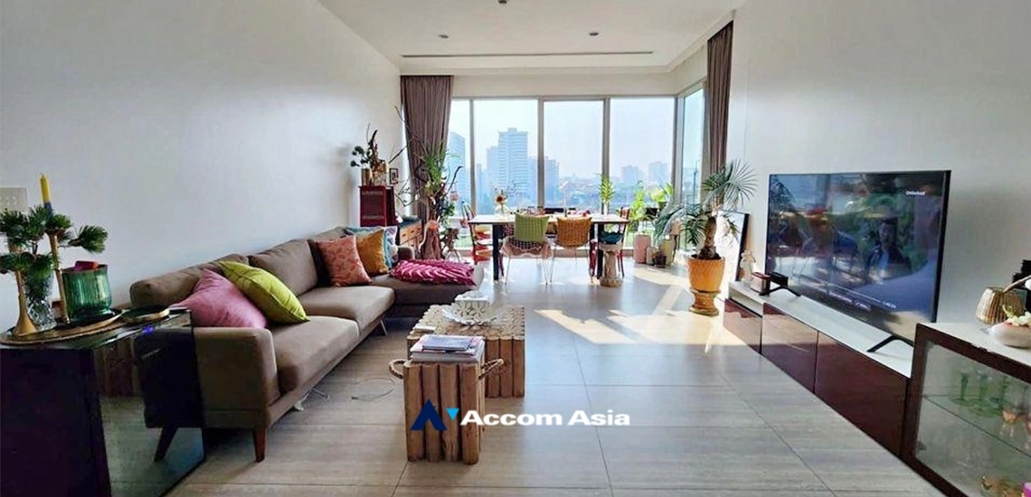  2 Bedrooms  Condominium For Rent & Sale in Ploenchit, Bangkok  near BTS Ratchadamri (AA34864)