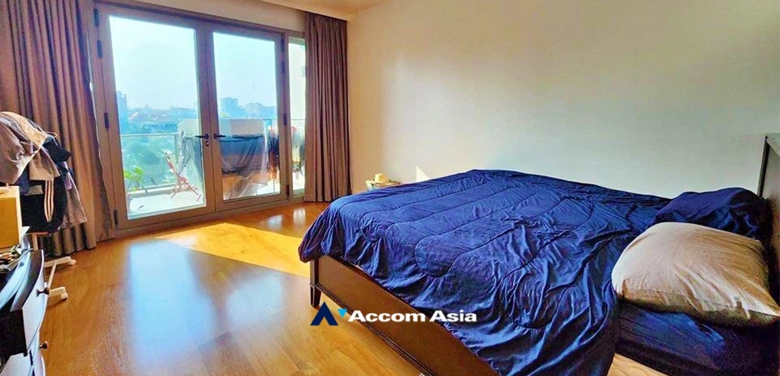 unit 2 Bedrooms  Condominium For Rent & Sale in Ploenchit, Bangkok  near BTS Ratchadamri - MRT Silom (AA34864)