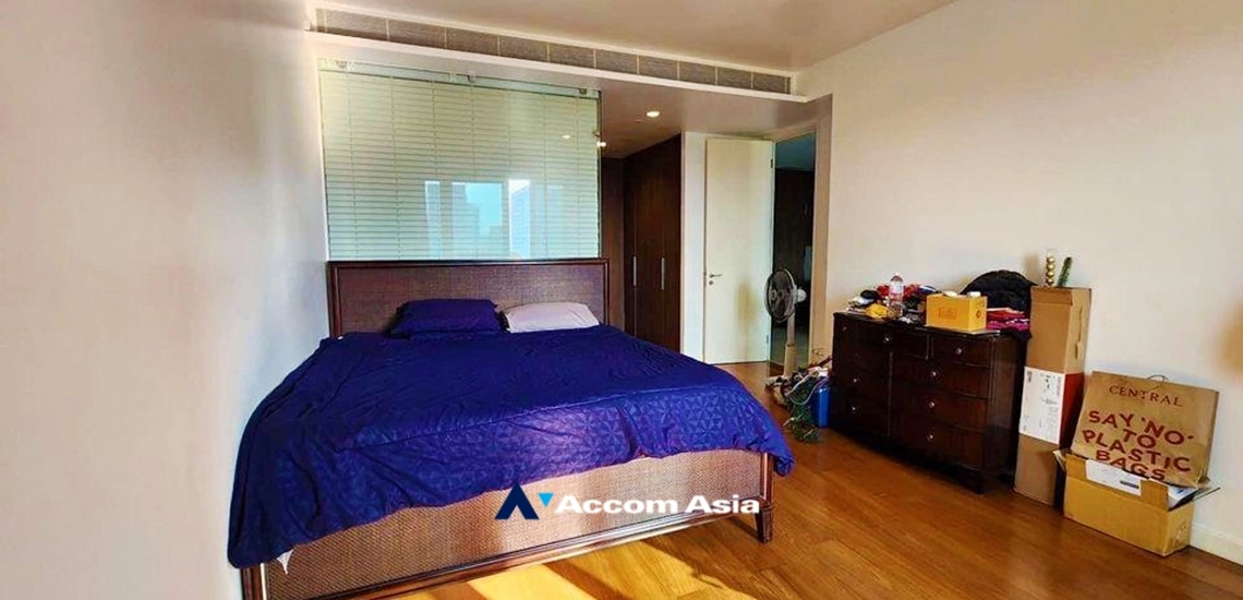 unit 2 Bedrooms  Condominium For Rent & Sale in Ploenchit, Bangkok  near BTS Ratchadamri - MRT Silom (AA34864)