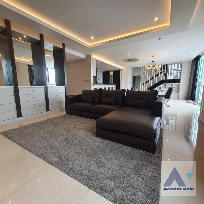 Corner Unit, Duplex Condo, Penthouse |  The Four Wings Residence Srinakarin  Condominium  3 Bedroom for Rent ARL Hua Mak in Ratchadaphisek Bangkok