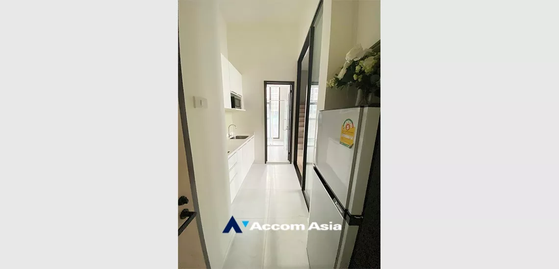 8  1 br Condominium For Rent in Phaholyothin ,Bangkok MRT Rama 9 - ARL Makkasan at Chewathai Residence Asoke AA34896