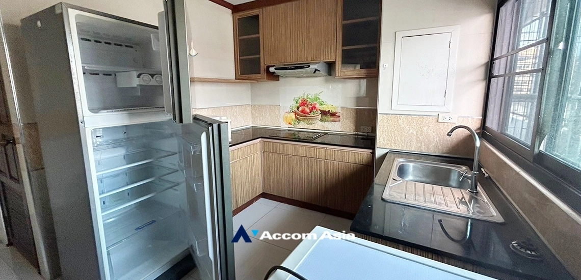  1  3 br Apartment For Rent in Sukhumvit ,Bangkok BTS Ekkamai at Spacious Unique AA34903