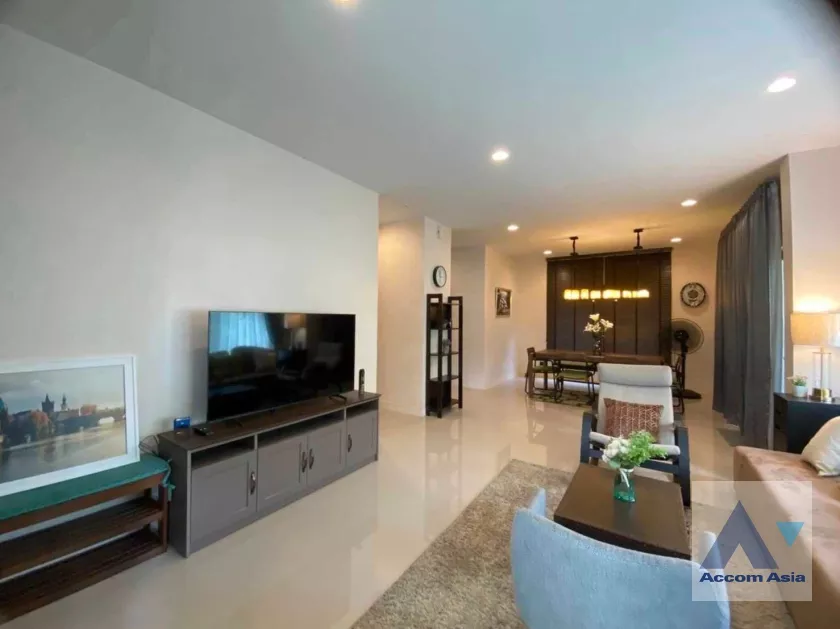 Fully Furnished, Corner Unit |  4 Bedrooms  House For Rent in Ratchadapisek, Bangkok  near ARL Ban Thap Chang (AA34916)